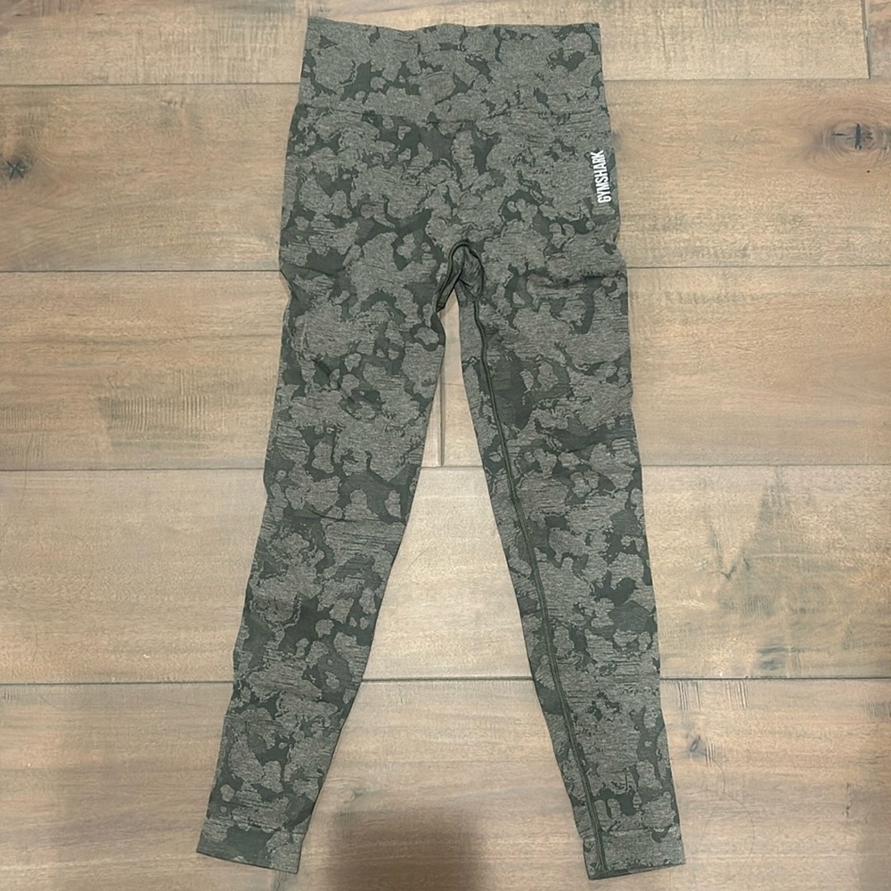 Gym shark camo leggings